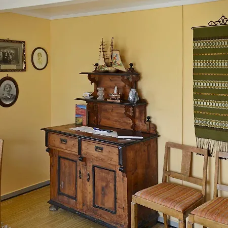 Two-bedroom Holiday In 2 * Laupstad